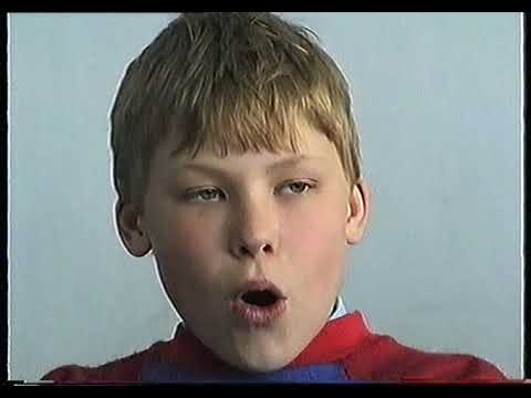 Видео: Поём на английском 7А класс 1998