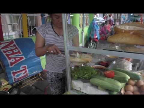 Видео: Вьетнам.Вьетнамские багеты-сэндвичи Bánh mì