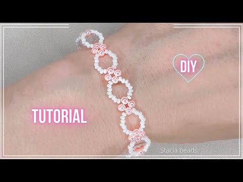Видео: Как сделать простой браслет из бисера с жемчужинками