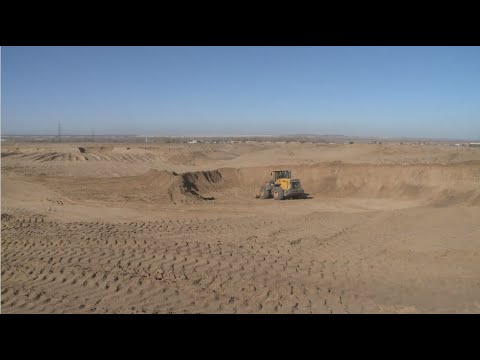 Видео: Қарағанды облысындағы Қызылқайың тұрғындары құмға тұншығып отыр