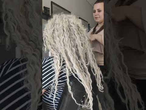 Видео: как снять афрокудри в домашних условиях попрядные крючковые  афрокудри, процесс снятия #снятиекудрей