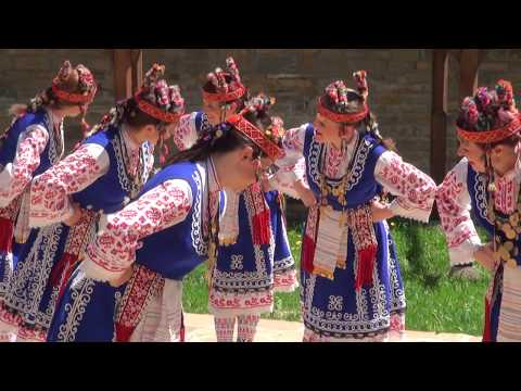 Видео: Фолклорен ансамбъл "Тунджа" - гр. Ямбол,  "Женски шопски танц"