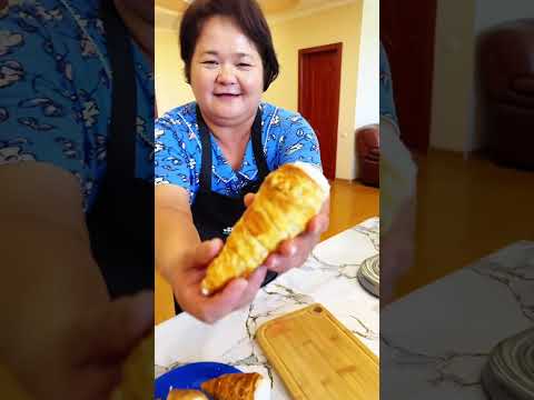 Видео: Трубочки с белково заварным кремом. Тесто получается слоеное. Рецепт