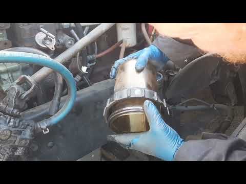 Видео: 106.1 Как менять топливный фильтр, Detroit 60series