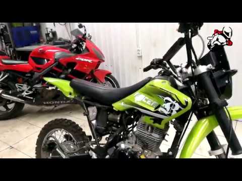 Видео: Китайский мотоцикл Racer Enduro RC150 GY.  Снимаем мотор. КПП не работает. Часть 1.