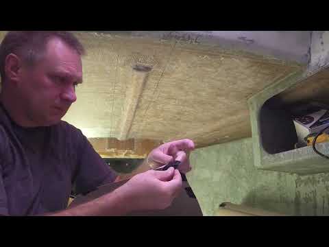Видео: Усиление потолка в носовой каюте и создание формы для основания дорейд-бокса. Эпизод 98