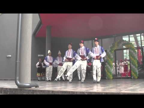 Видео: Етнофолк в Развлекателен парк "Леденика"