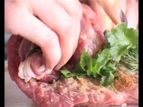 Видео: Мясные рулеты с овощами в аэрогриле