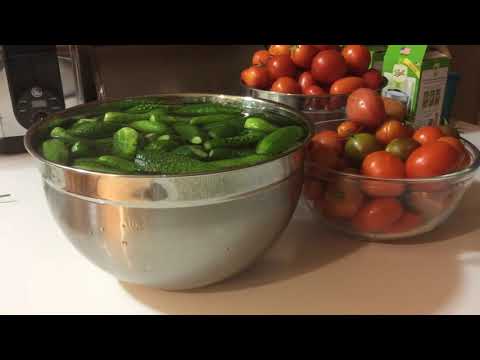 Видео: Ассорти огурцы с помидорами. Очень вкусный рецепт на зиму. Учимся Готовить.