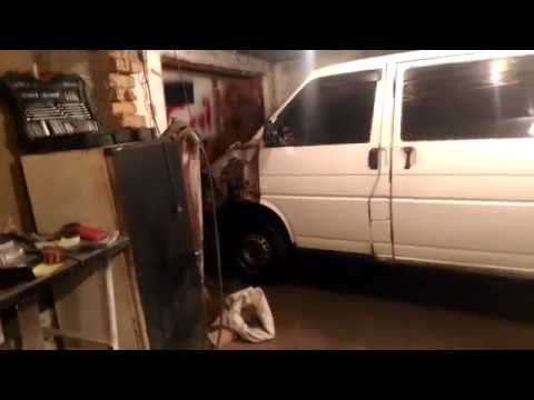 Видео: Volkswagen Т4. Подготовка кузова к полной  покраске. Часть 1.