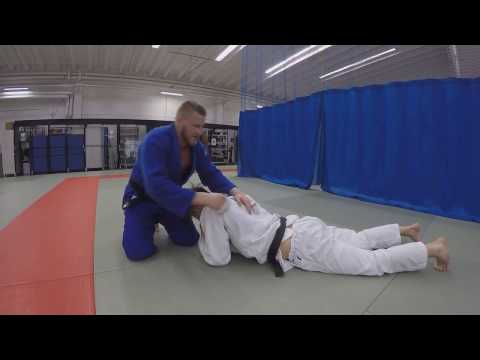 Видео: дзюдо. удушающий треугольник. Triangle choke. Sankaku jime. Judo choke.