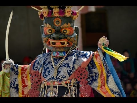 Видео: Буддийская мистерия Yuru Kabgyat в Ламаюру Гонпа, 6 июня 2013г. Танец Цам. Ладакх.