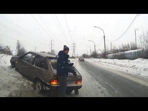 Видео: Добрые поступки водителей. Главное - оставаться людьми!