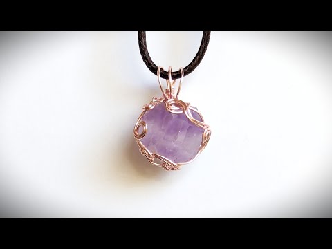 Видео: Мастер-класс по изготовлению подвески из необработанного кристалла, обмотанного проволокой, с исп...