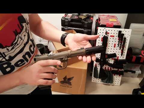 Видео: Обзор на страйкбольный пистолет AAP-01