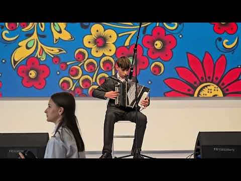Видео: Дима на школьном концерте, посвящённый Дню Учителя 3.10.2025 школа 15/2