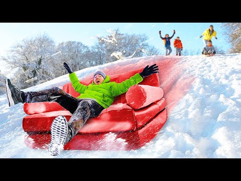 Видео: СКАТЫВАЮСЬ С ГОРКИ НА НАДУВНОМ: ДИВАНЕ, ВЕРБЛЮДЕ, ПИЦЦЕ