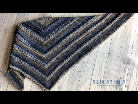 Видео: Вязаная крючком треугольная шаль | Stormy Seas