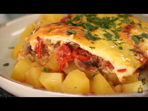 Видео: Искате вкусна и обилна вечеря без месо? Ето я! МУСАКА С КАРТОФИ, ЧУШКИ И ГЪБИ