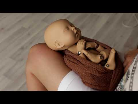 Видео: Обмотка малыша при съёмке новорожденных. Вариант 3