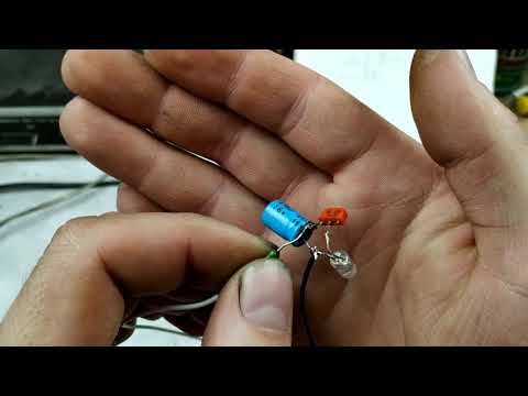 Видео: Супер-Простая схема мигалки на одном транзисторе.Собери и ты!