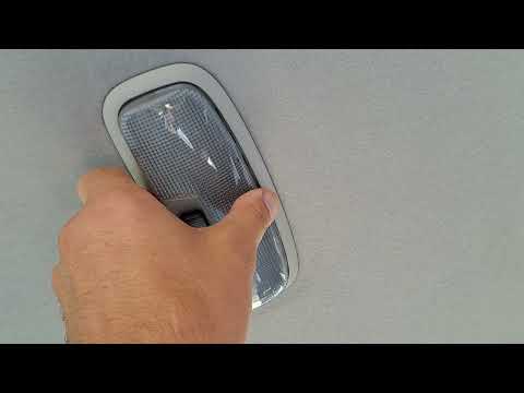 Видео: Форд Мондео 4, 1.8TDCi, универсал, замена лампочек фонарей освещения салона #фордмондео #освещение