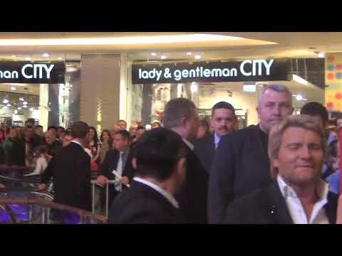 Видео: Николай Басков -  Все цветы(Партийная Зона,Вегас Каширское Шоссе,24.2.13)