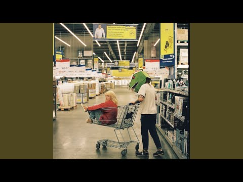 Видео: Не одинок