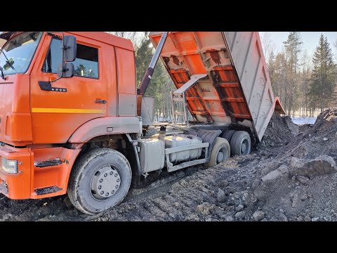 Видео: Камаз застрял , не выехать ((