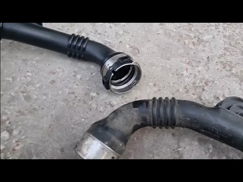 Видео: Проблема при замене патрубка интеркулера Рено к9к 1.5 dci (не одевается на интеркулер).