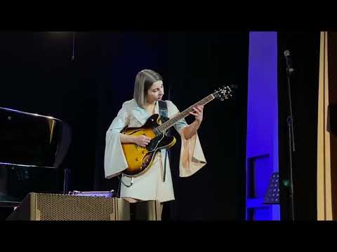 Видео: "Cпят усталые игрушки" муз. А. Островский обр. И. Кропачев.