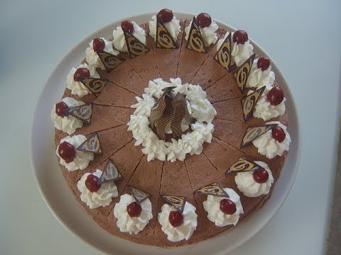 Видео: Шоколадно-творожный торт с вишней