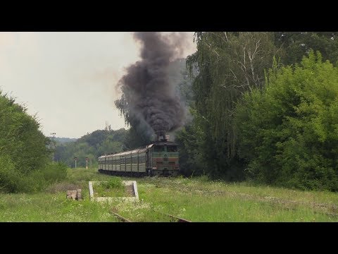Видео: Тепловозы 2ТЭ10Л-792А и 3ТЭ10М-1042А / 2TE10L-792A and 3TE10M-1042A