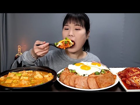 Видео: Острый, кимчи жареный рис, кимчи, мукбанг. АСМР.