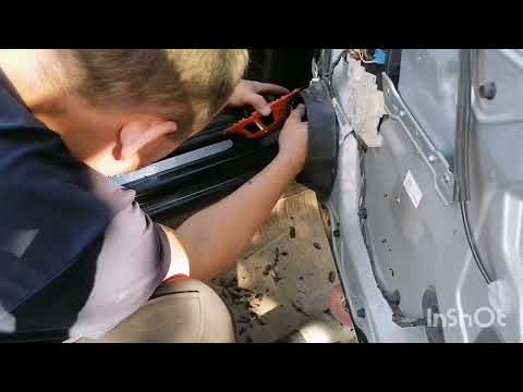 Видео: Замена штатных динамиков в Ford Focus II на DL Audio Gryphon Lite 165