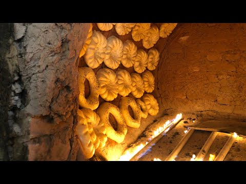 Видео: Вкуснее самсы!! Узбекская лепешка с мясом в тандыре.Мясное кольцо.Узбекистан.