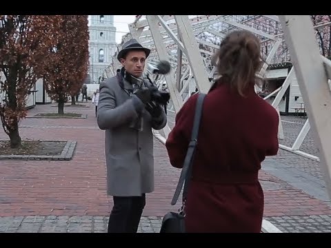Видео: Что будет если снимать в упор? Неприличная стрит фотография