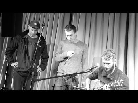 Видео: макулатура. 30 лет как мертв (акустическая версия)