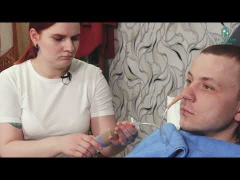 Видео: Как кормить тяжелобольного через назогастральный зонд