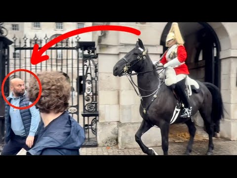 Видео: БЕЗ ГЛУПОСТЕЙ‼️❌ВЫДАЮЩАЯСЯ КОРОЛЕВСКАЯ ГВАРДИЯ СОБЛЮДАЕТ ПРАВИЛА