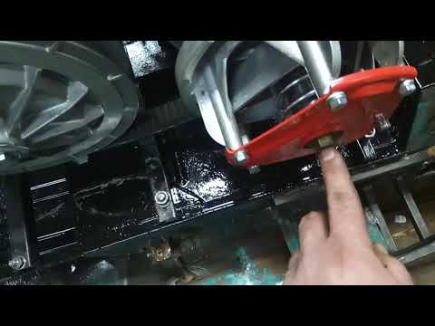 Видео: Установка двигателя Лифан на мотосани Лайка.