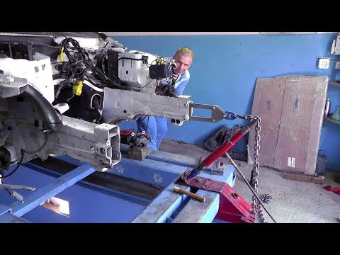 Видео: Mercedes-Benz GLK.  Вытяжка лонжеронов. ДВУХ!  Рихтовка лонжеронов специальным инструментом👍😀