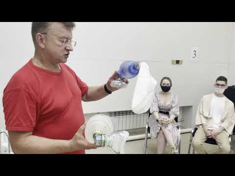 Видео: Первая помощь: особенности проведения СЛР у детей