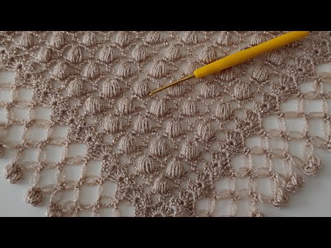 Видео: 👌НЕВЕРОЯТНЫЙ дизайн шали крючком - Как связать узор треугольной шали крючком для начинающих