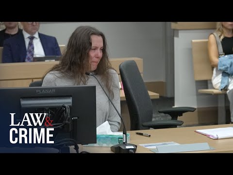 Видео: Учительница рыдает, когда она признает себя виновной в поцелуях с 11-летним ребёнком