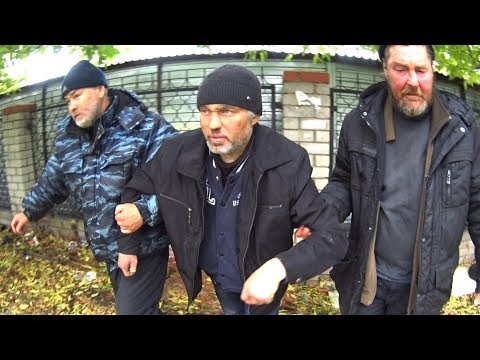 Видео: К БОМЖАМ ПРИШЛИ ДРУГИЕ БОМЖИ РЕШАЮТСЯ ВОПРОСЫ