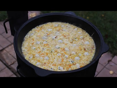 Видео: БЫСТРЫЙ КУРИНЫЙ СУП С ФРИКАДЕЛЬКАМИ И КЛЕЦКАМИ В КАЗАНЕ