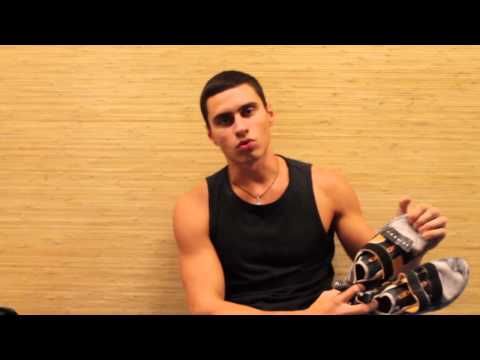 Видео: Обзор скальных туфлей от инструктора скалолазного центра - Романа.