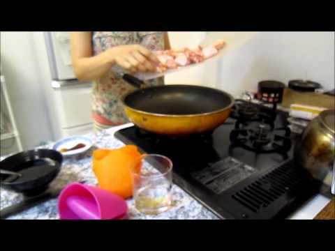 Видео: Курица в соусе терияки 照り焼きチキン и запечённые хамагури　焼き蛤