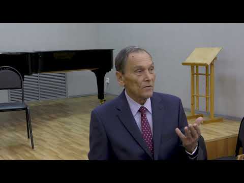 Видео: А. Данилов. Балалайка – как музыкальный инструмент